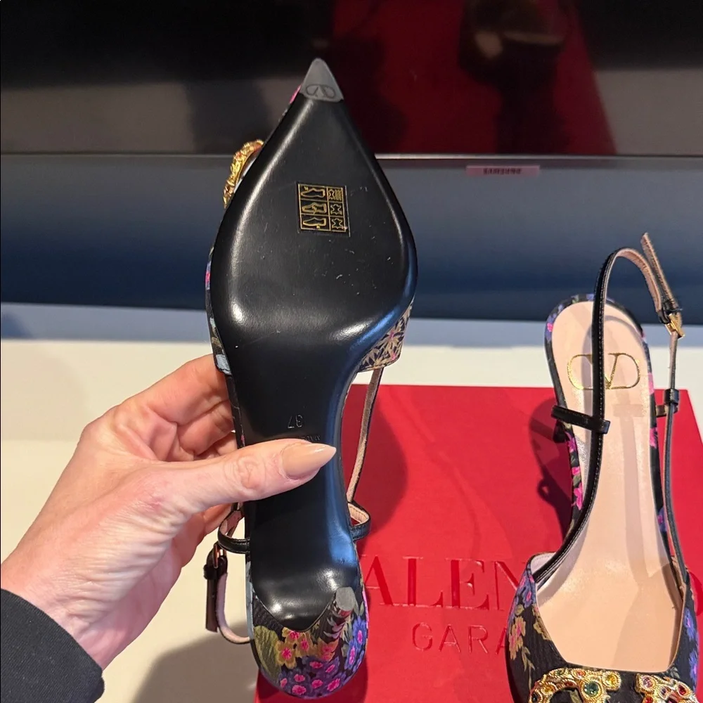 Valentino Women's Black and Pink Floral Heels with Gold Accents - Picture 5 of 7